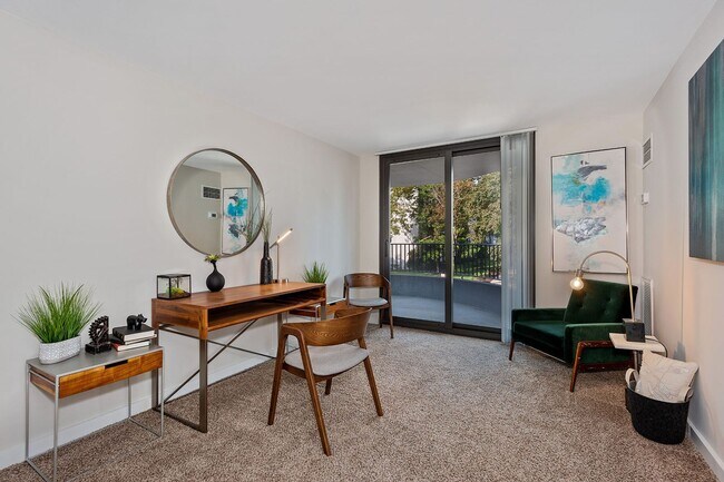 Foto del edificio - ReNew Wheaton Center