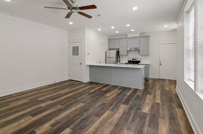 Foto del edificio - 1551 Highland Rd