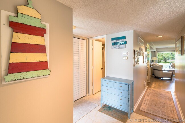 Building Photo - 1401 Pinecrest Cir