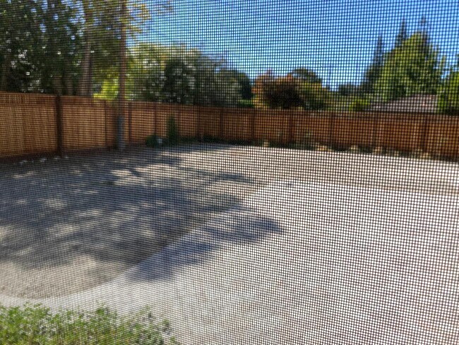 Building Photo - 35 Hesketh Dr
