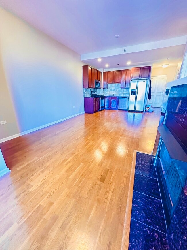 Building Photo - 828 W Grace St