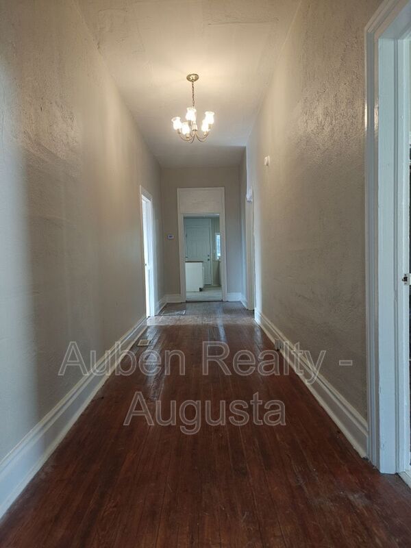 Foto del edificio - 2320 Fitten St
