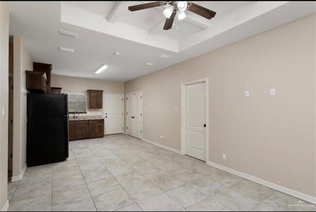 Building Photo - 9 E St