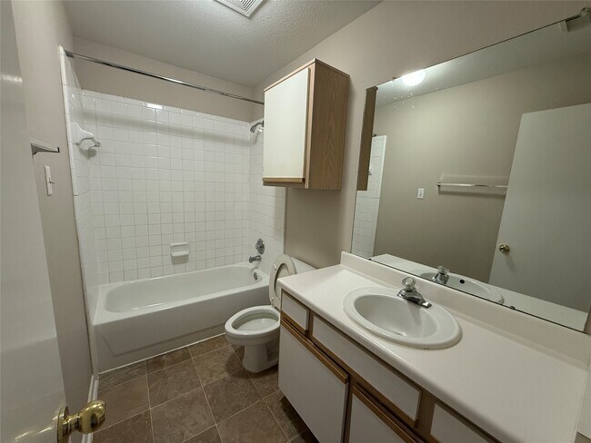 Foto del edificio - 10007 Emerald Creek Dr