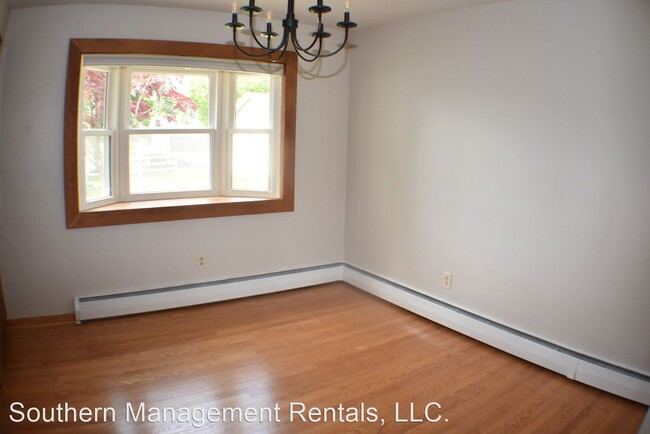 Building Photo - 2 br, 1 bath House - 10 Fulton Ave
