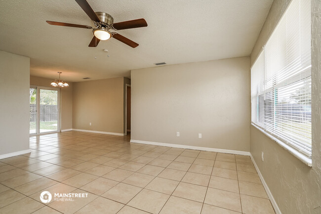 Building Photo - 1 Kingsman Cir