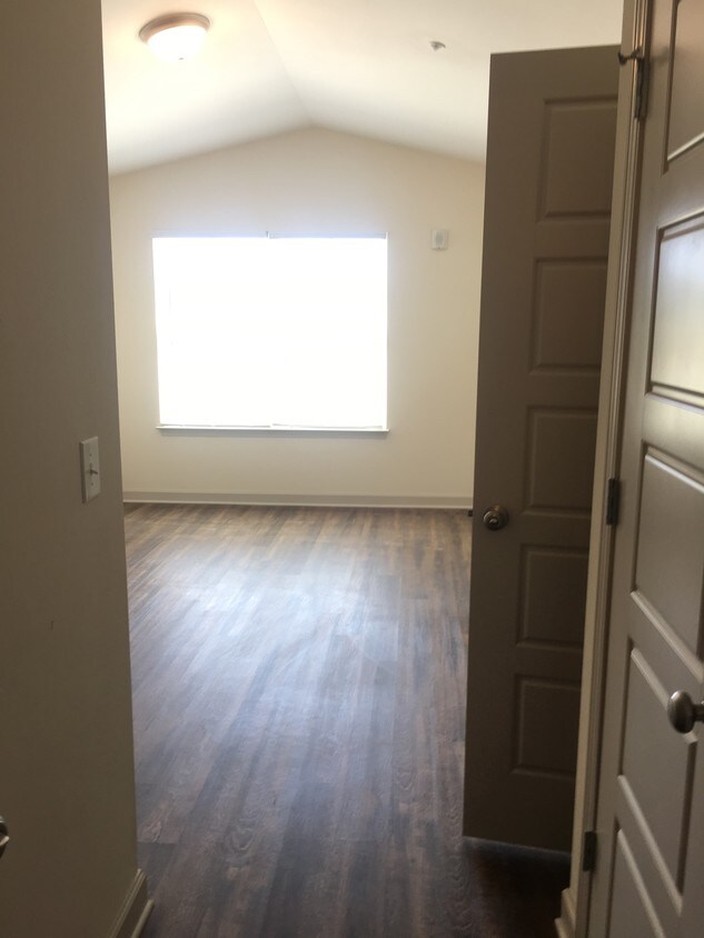 Front bedroom - 4656 Crossing Ct