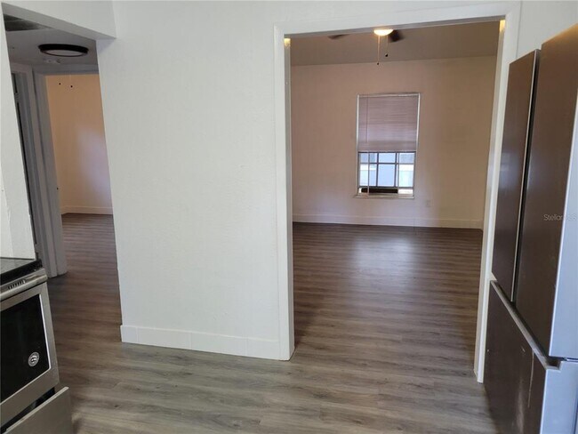Building Photo - 1121 Pinellas St