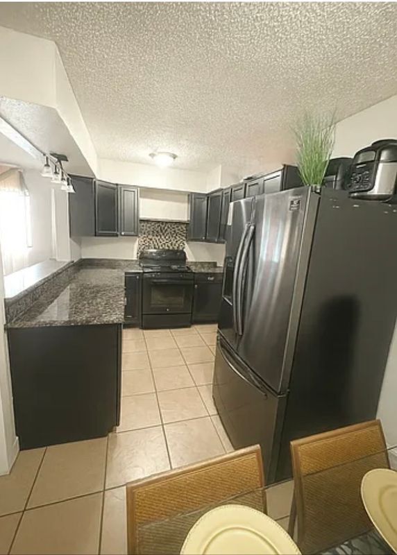 Building Photo - 7 E Mountain Ln