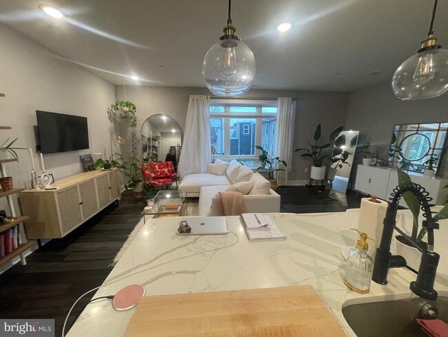 Foto del edificio - 4001 Ridge Ave