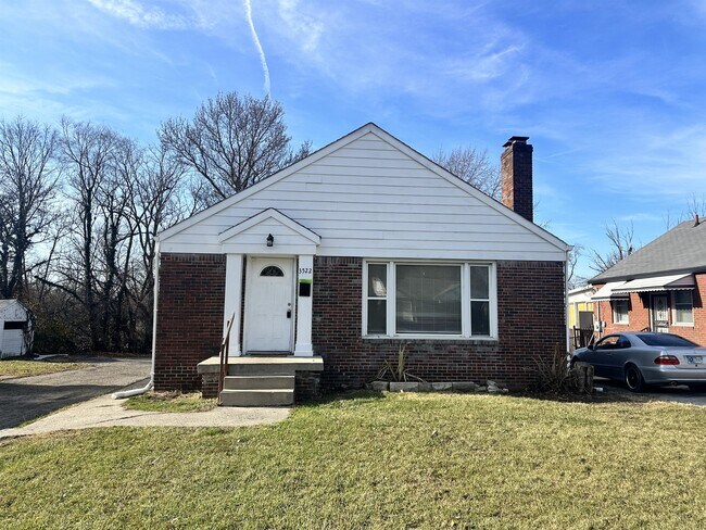 Photo - 3522 N Oxford St House