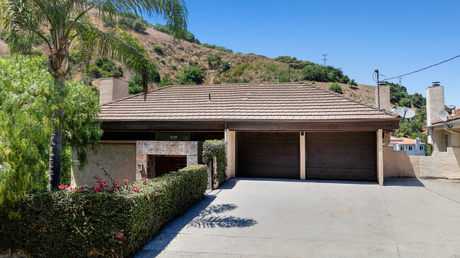 Foto del edificio - 3482 Coldwater Canyon Ave