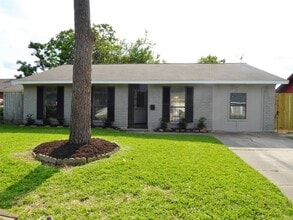 Building Photo - 12902 Southspring Dr