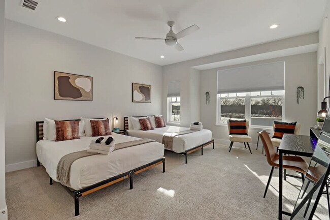 Foto del edificio - 28415 Torch Pkwy