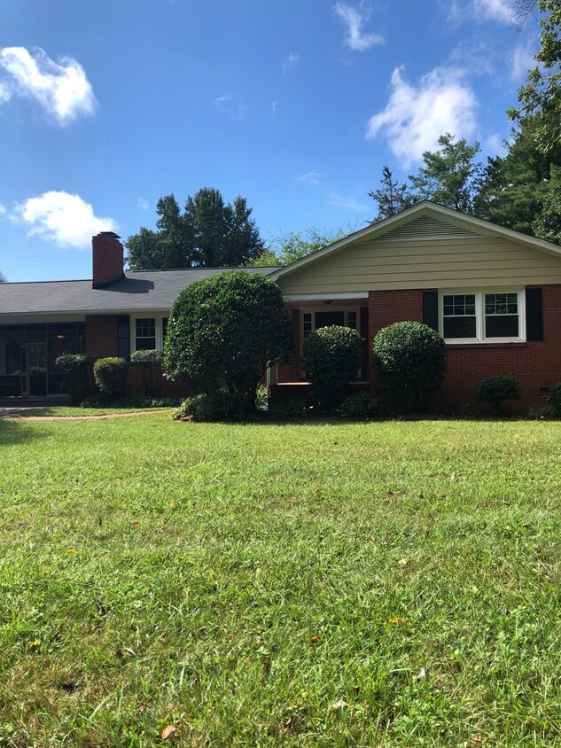 Primary Photo - Beautiful newly updated single family home...