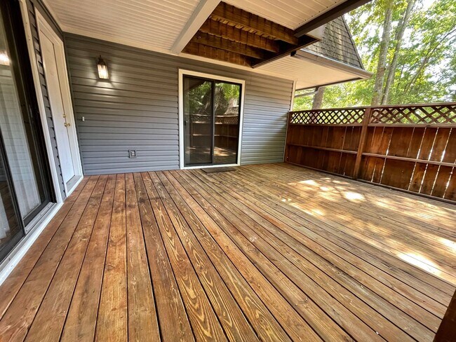 Foto del edificio - Spacious 3 bedroom in Finley Forest offers convenient location and neighborhood amenities