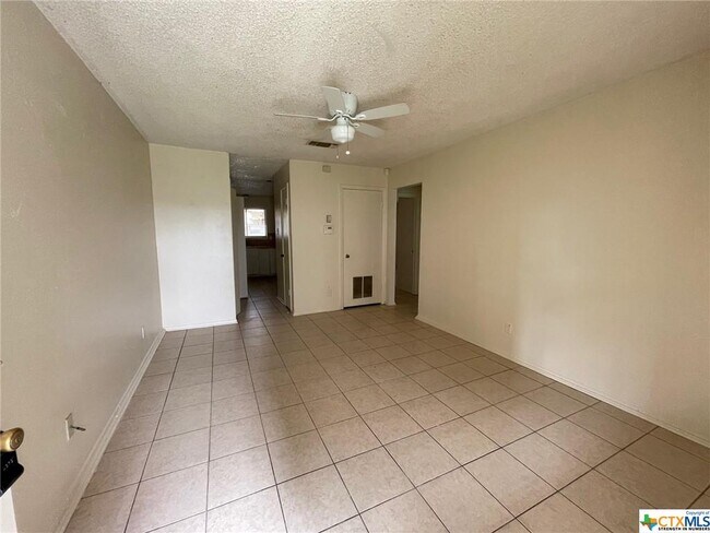 Building Photo - 1207 Charisse St