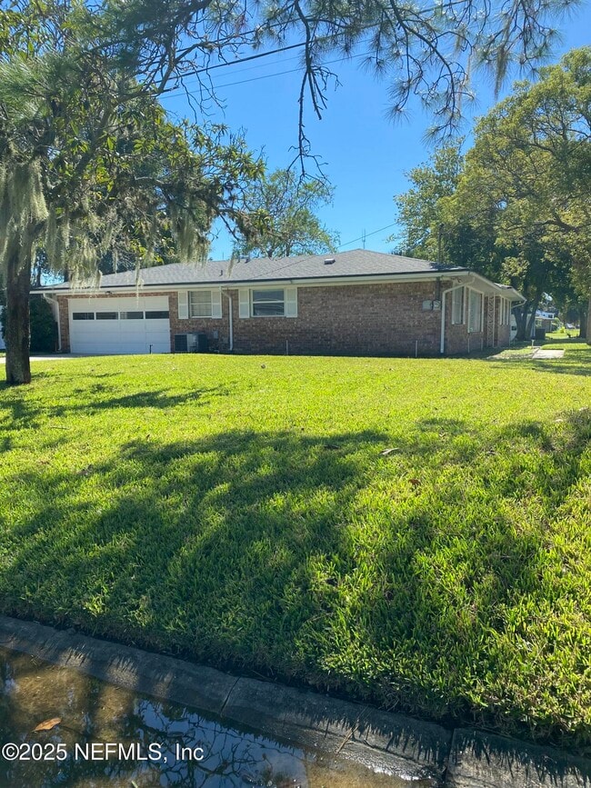 Building Photo - 1007 Grove Park Blvd