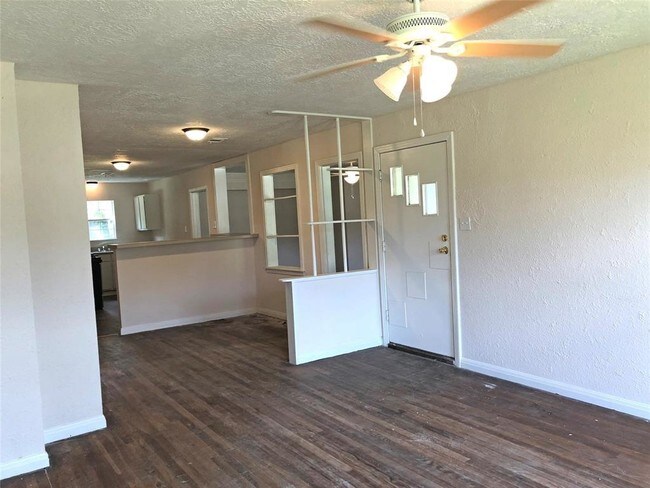 Building Photo - 1407 Loper St