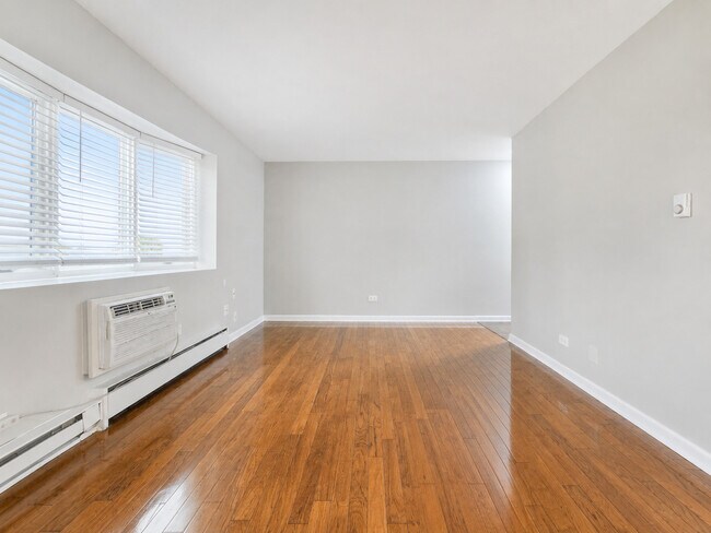 Foto del edificio - 5920 N Kenmore Ave