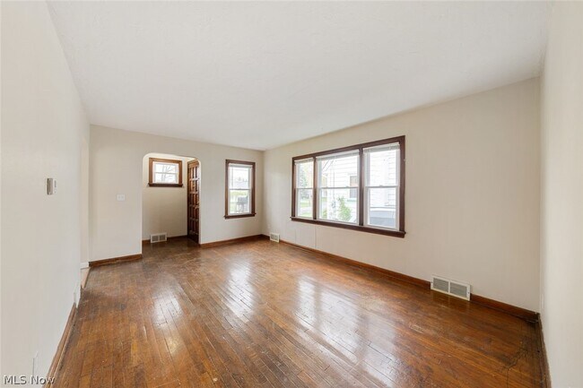 Building Photo - 808 Clark St