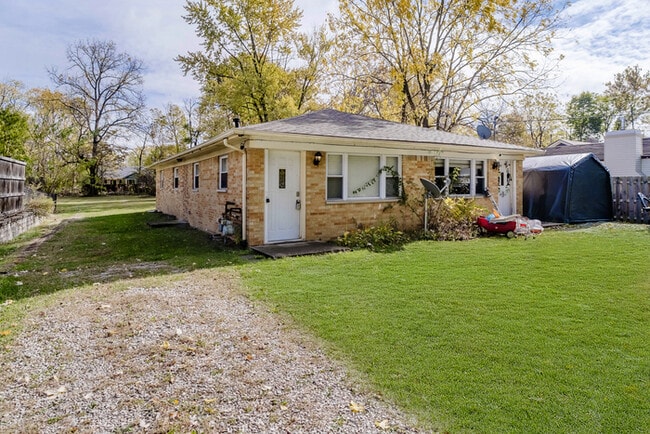 Building Photo - Bright & Inviting 2BR Home Near the Monon Center