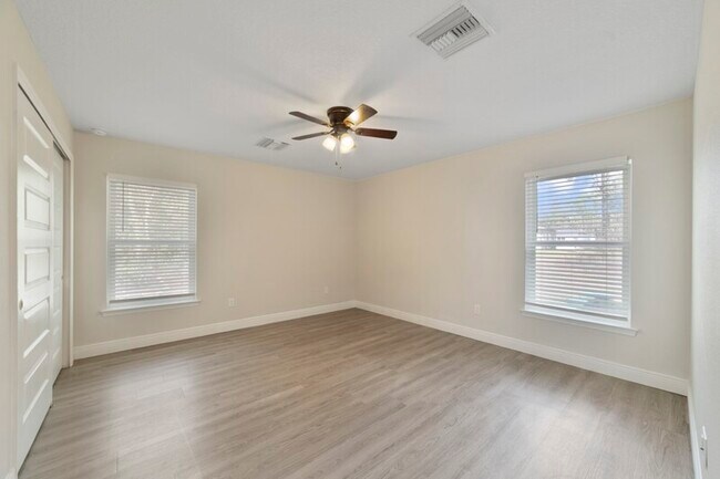 Foto del edificio - 9093 N Peachtree Way