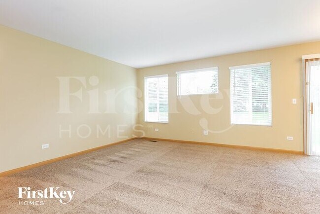 Foto del edificio - 3610 Forestview Dr