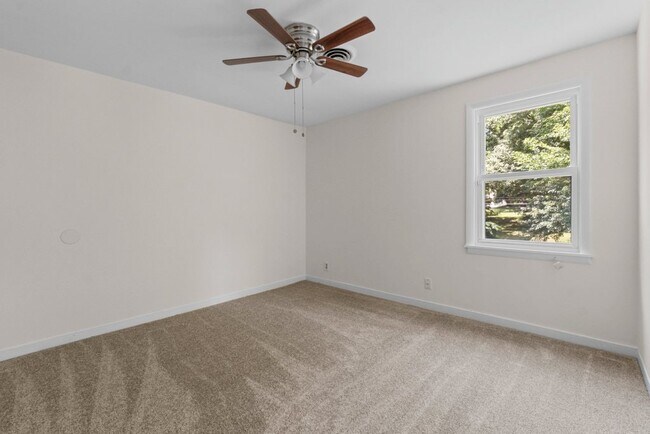 Foto del edificio - 5410 Belle Vista Ave