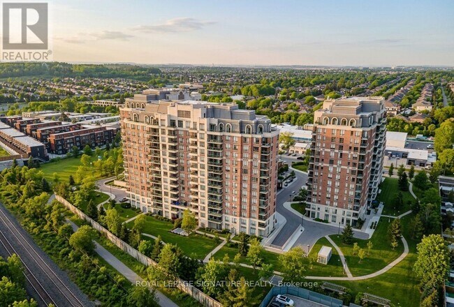 Photo du bâtiment - 330 Red Maple Rd