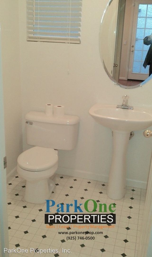 Foto del edificio - 3 br, 2.5 bath House - 162 Crescent Plaza