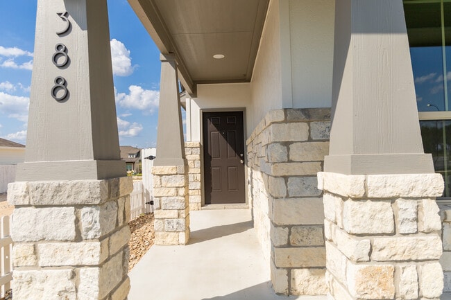 Building Photo - 388 Glocken Ln