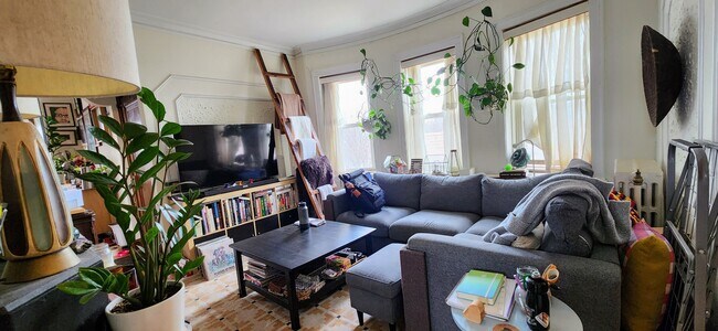 Foto del edificio - 1925 W Belle Plaine Ave