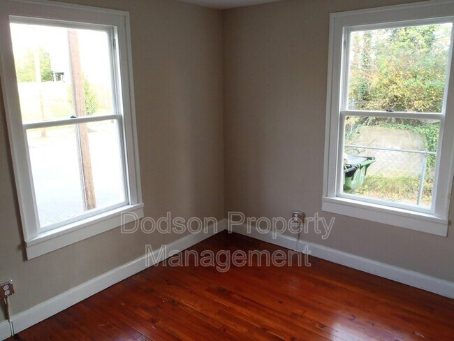 Foto del edificio - 2915 E Leigh St