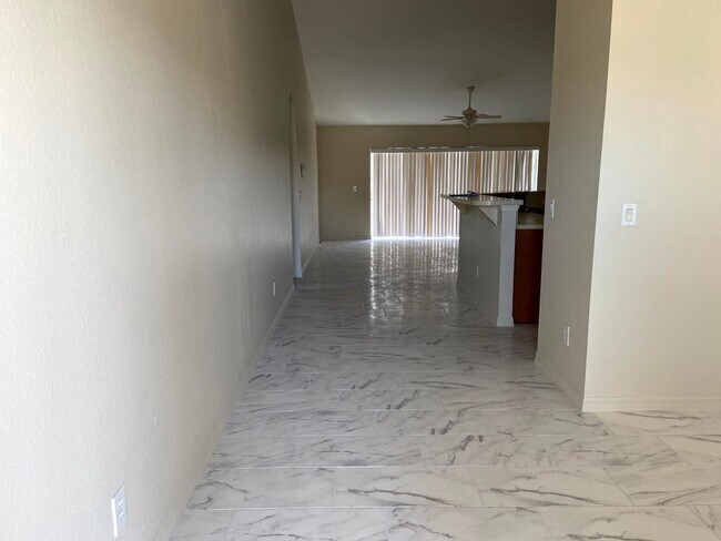 Building Photo - $500.00 OFF FIRST MONTH!!! Huge 4 bedroom/Greenbriar Area.