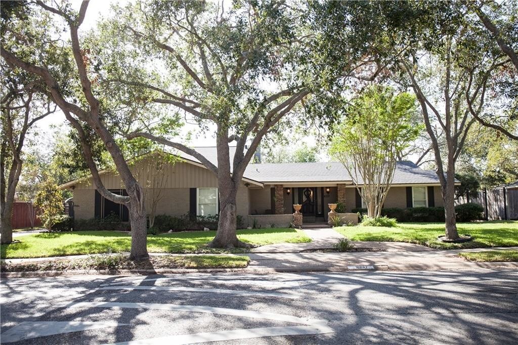 Primary Photo - 6337 St Andrews Dr