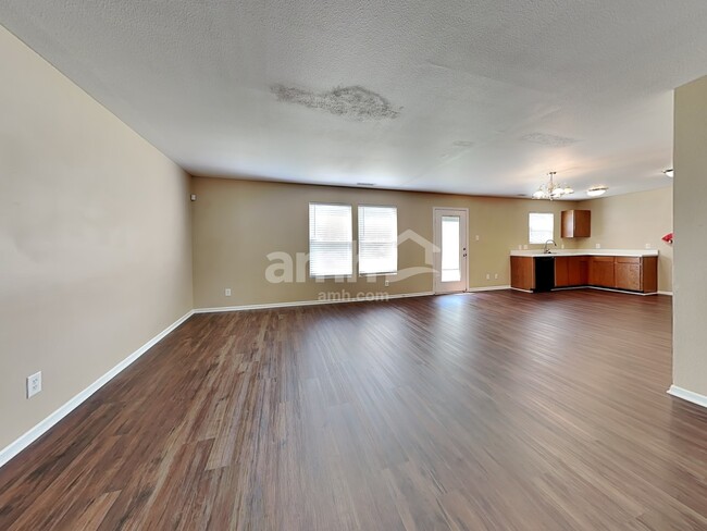 Building Photo - 5368 Fairway Forest Dr