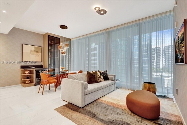Building Photo - 300 Biscayne Blvd Way