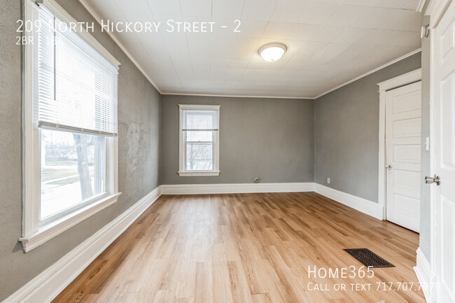 Building Photo - Charming 2 Bedroom in Joliet
