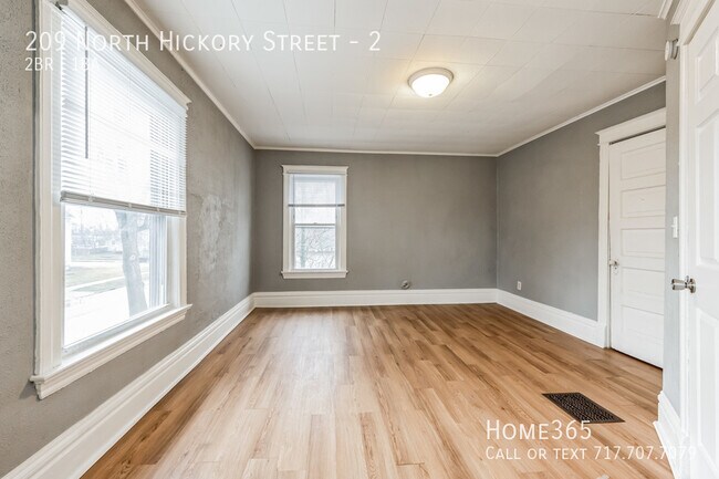 Foto del edificio - Charming 2 Bedroom in Joliet