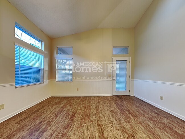 Foto del edificio - 12750 Turtle Lake Lane
