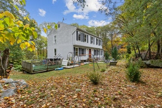 Building Photo - 36 Carriage House Dr