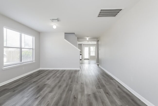 Building Photo - 15111 Western Skies Dr