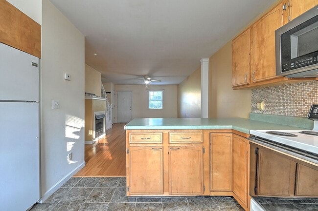 Foto del edificio - 2305 S Greenwood Dr