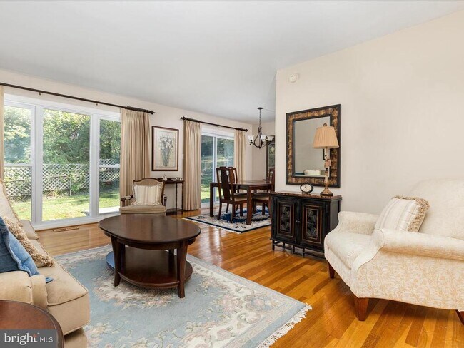 Building Photo - 6434 Rives Ct