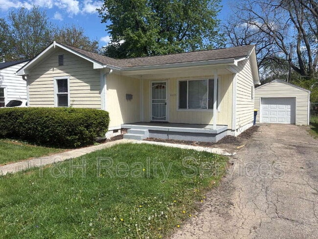 Photo - 4615 N Hartman Dr House