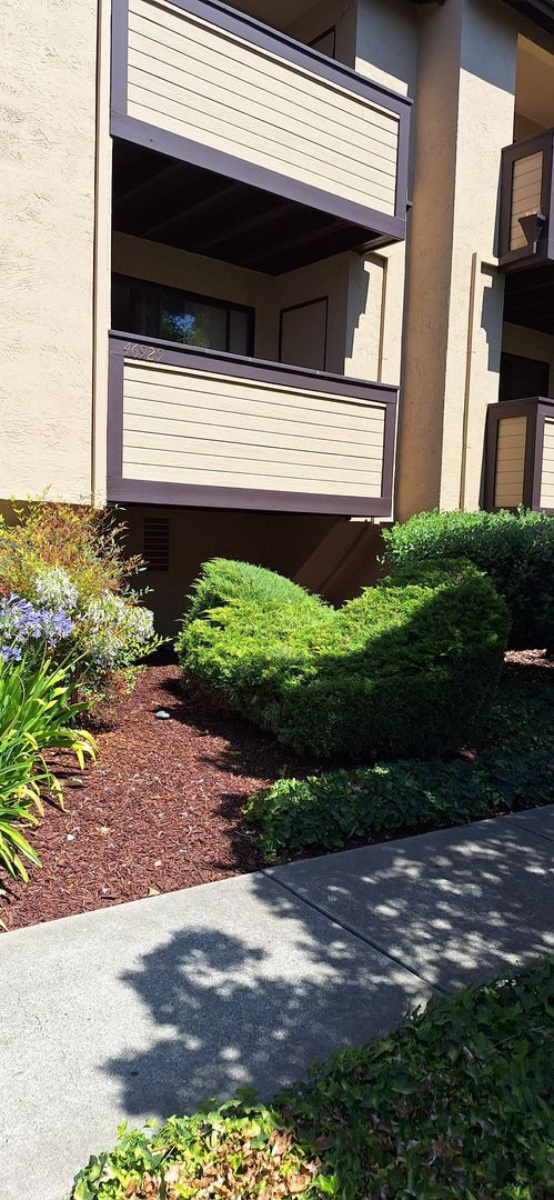 Foto del edificio - COMING SOON! $2850 2 BED/2 BATH CONDO IN W...