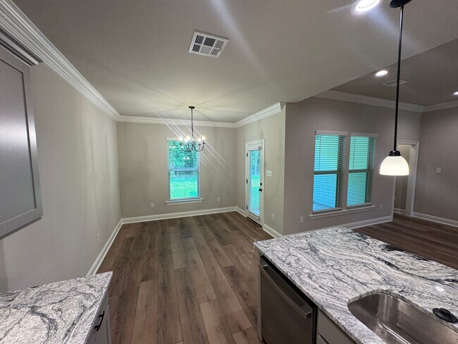 Building Photo - Brand New Construction... Just minutes to ...