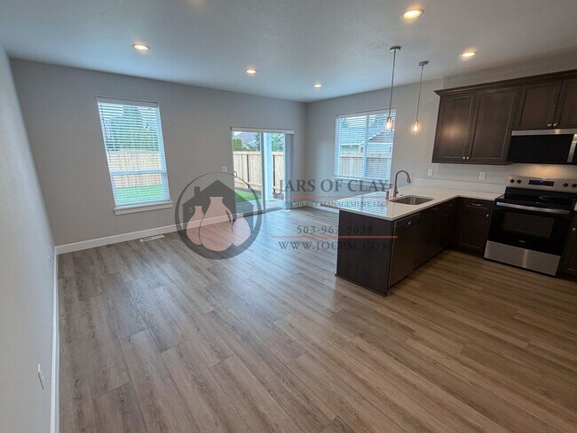 Foto del edificio - 1333/1335 Oppek St NE #2023-LL765