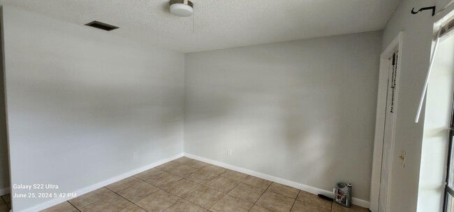 Building Photo - 510 Wisteria Ave